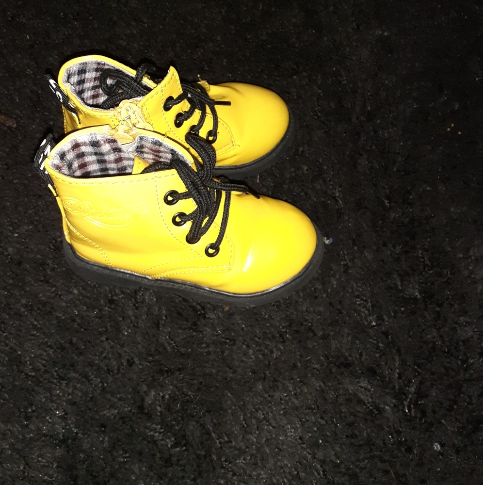Yellow  boots
